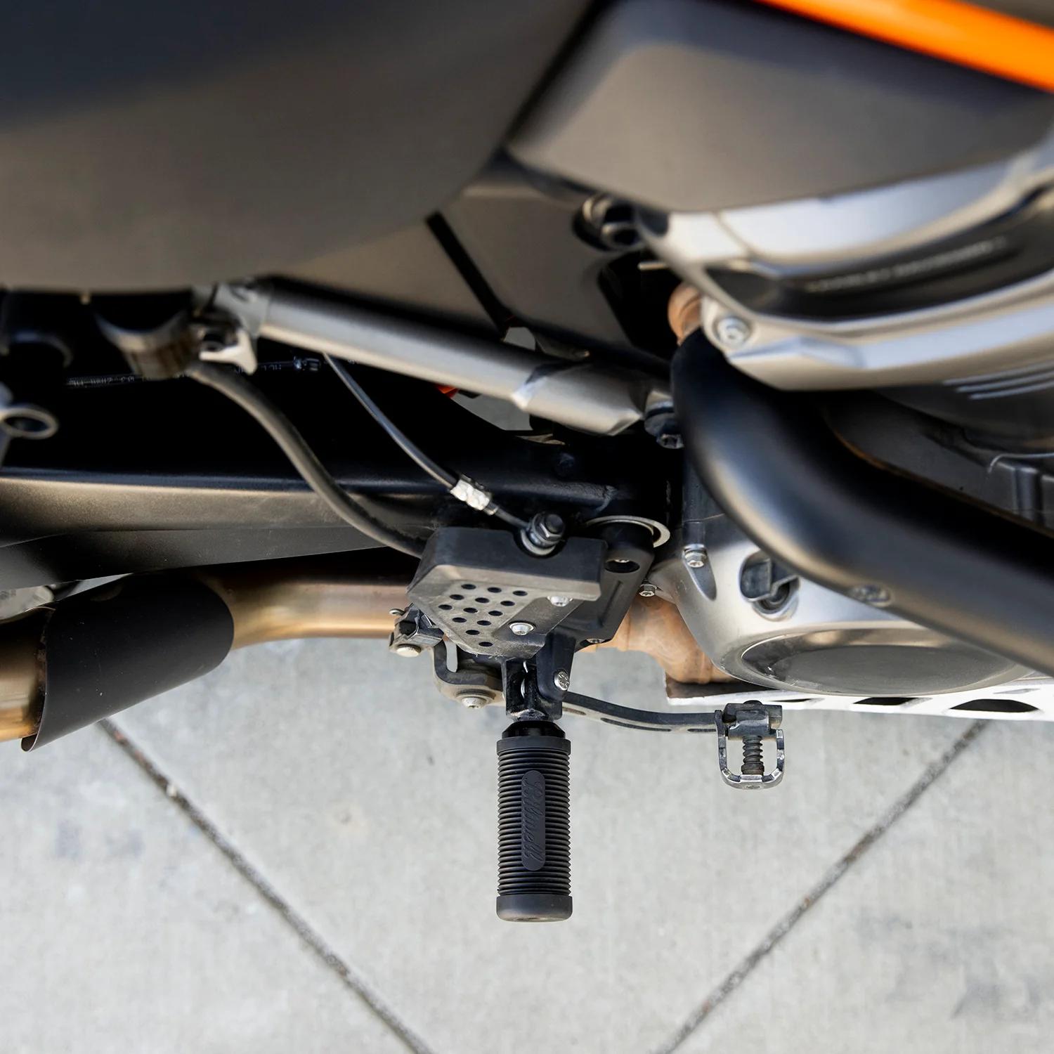 CLOSEOUT Norman Foot Pegs HD Rider - Image 8