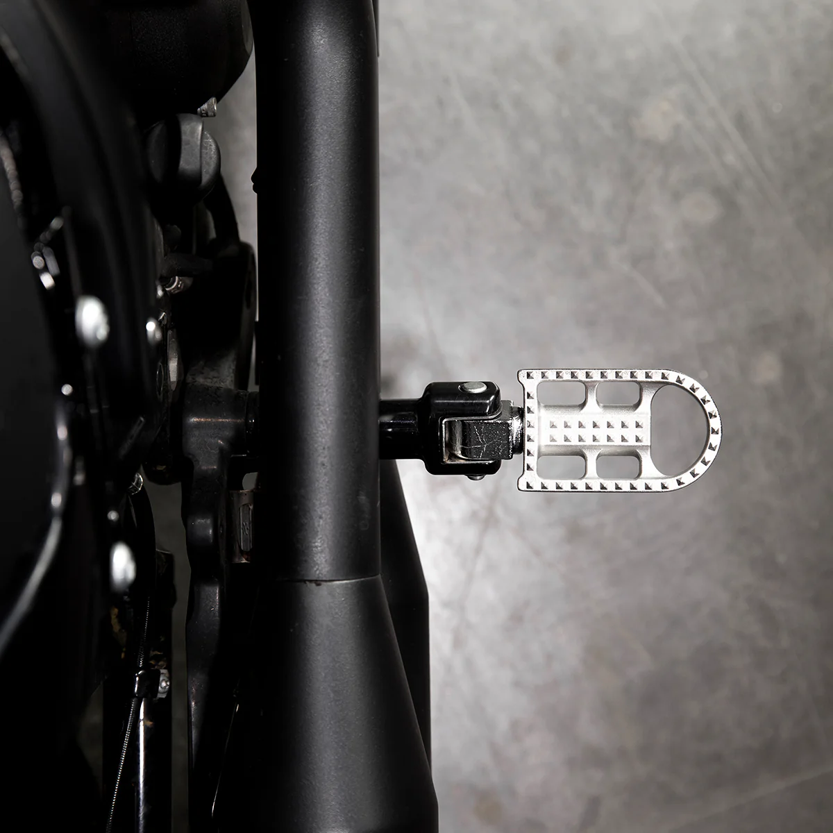 Mushman Foot Pegs HD Passenger - Polished - Image 7